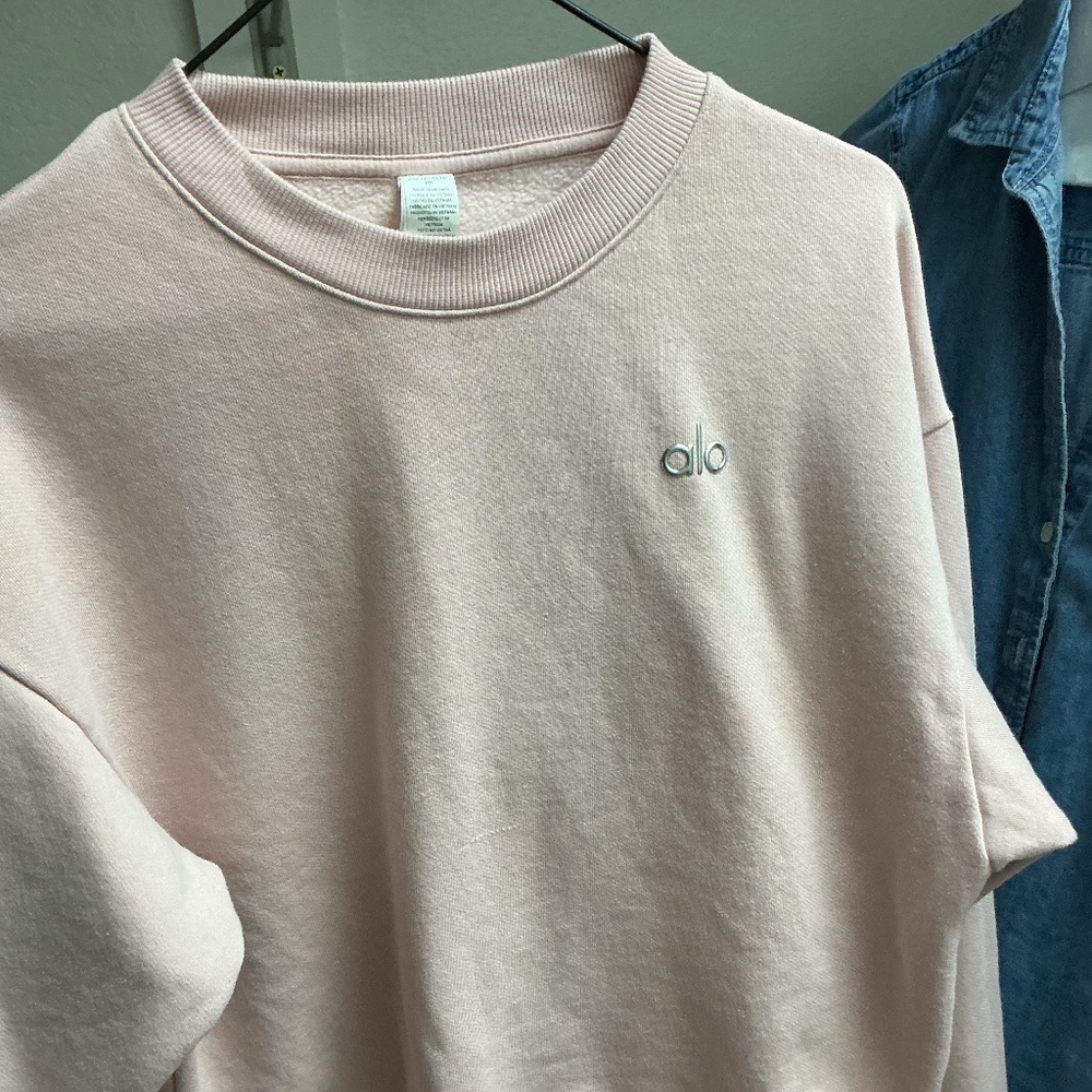 ALO Yoga Accolade Crew Neck Pullover